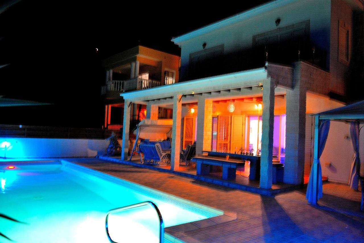 Villa Ocean Breeze Пейя Екстер'єр фото